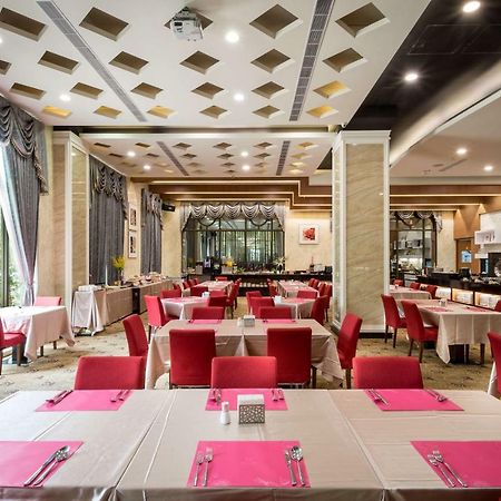 Royal Chiayi Hotel Exterior photo